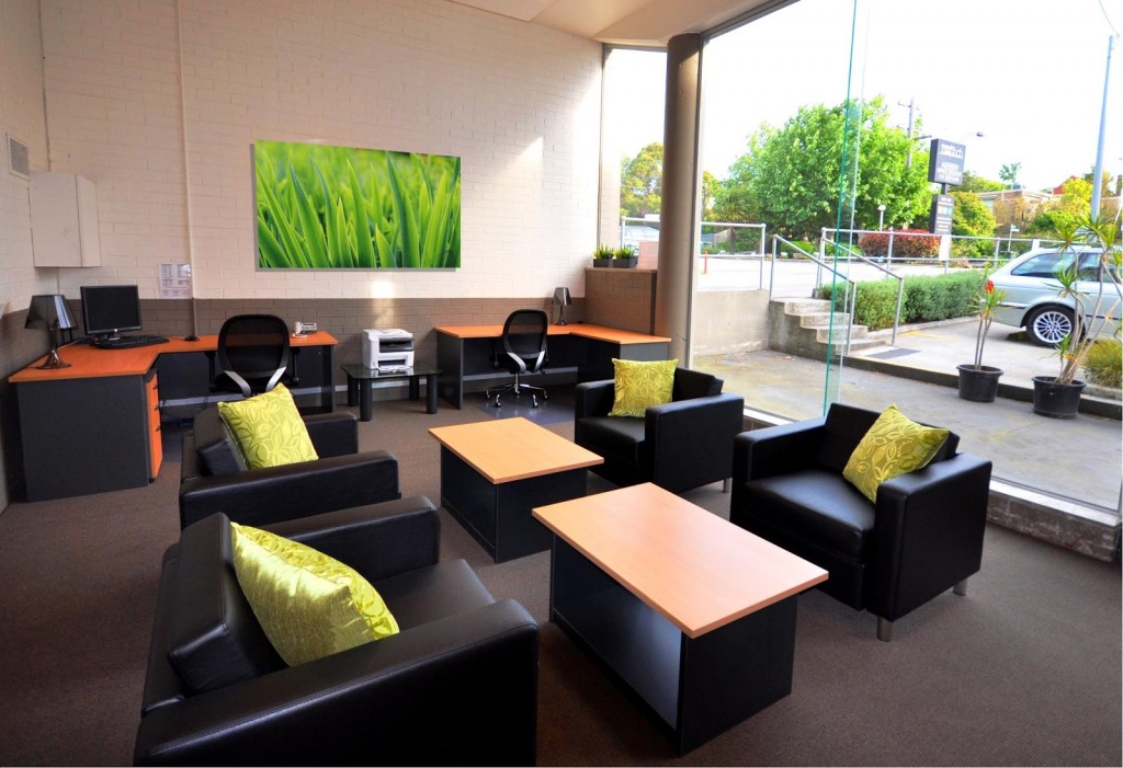 Business Lounge with Grass image C